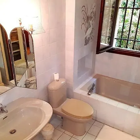 Superb Sea View Swimming Pool 度假居
